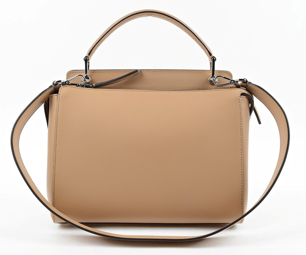 フェンディ バッグフェンディ 2016新作 取り外し可能なショルダーストラップ 今話題の'Fashion Show Dotcom' Tote Bag Camel フェンディ バッグフェンディ 2016新作 取り外し可能なショルダーストラップ 今話題の'Fashion Show Dotcom' Tote Bag Camel