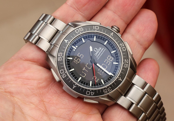 オメガ スピードマスター スーパーコピースカイウォーカー 318.90.45.79.01.001 オメガ スピードマスター スーパーコピースカイウォーカー 318.90.45.79.01.001