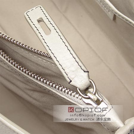 セリーヌ バッグ スーパーコピーレザーハンドバッグ レディース クリーム 168043 hdk 01cr セリーヌ バッグ スーパーコピーレザーハンドバッグ レディース クリーム 168043 hdk 01cr