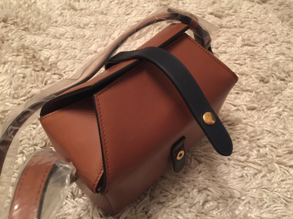 セリーヌ バッグ スーパーコピーローラ愛用 セリーヌ 2016SSNEW BOX ON STRAP TAN 106003ABC.04LU セリーヌ バッグ スーパーコピーローラ愛用 セリーヌ 2016SSNEW BOX ON STRAP TAN 106003ABC.04LU