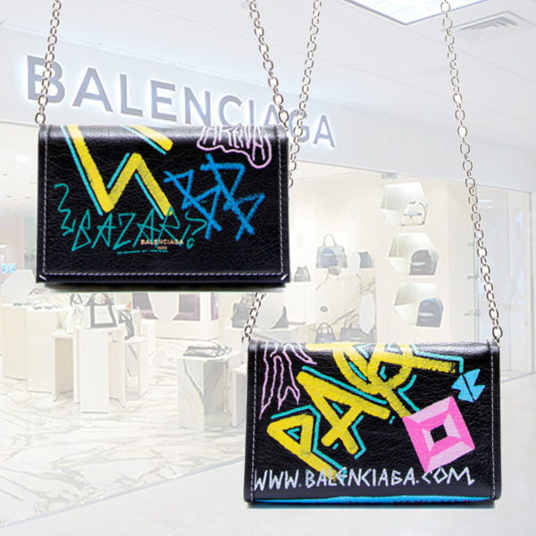 バレンシアガ ショルダーバッグ ポシェット 497938 0FE0N 1060 Graffiti Bazar clutch バレンシアガスーパーコピー バレンシアガ ショルダーバッグ ポシェット 497938 0FE0N 1060 Graffiti Bazar clutch バレンシアガスーパーコピー