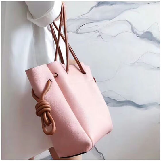 ロエベスーパーコピー 人気のフラメンコノットレザー 2018-19AW新作 ロエベ トートバッグ ロエベスーパーコピー 人気のフラメンコノットレザー 2018-19AW新作 ロエベ トートバッグ