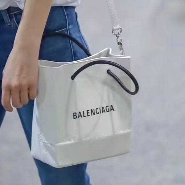 バレンシアガ ショッピングバッグ スーパーコピー バレンシアガ ロゴ スモール バレンシアガ ショッピングバッグ スーパーコピー バレンシアガ ロゴ スモール