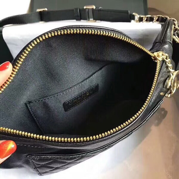 シャネル ボディバッグ スーパーコピー ジェロニモス ラム ゴールド金具 ウエストバ ッグ/ブラック Turchese A57832 Y83552 シャネル ボディバッグ スーパーコピー ジェロニモス ラム ゴールド金具 ウエストバ ッグ/ブラック Turchese A57832 Y83552