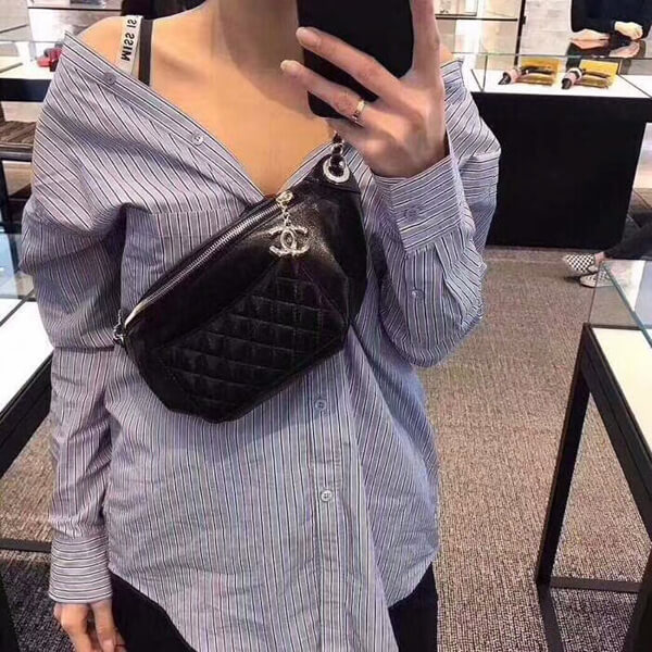 シャネル ボディバッグ スーパーコピー ジェロニモス ラム ゴールド金具 ウエストバ ッグ/ブラック Turchese A57832 Y83552 シャネル ボディバッグ スーパーコピー ジェロニモス ラム ゴールド金具 ウエストバ ッグ/ブラック Turchese A57832 Y83552