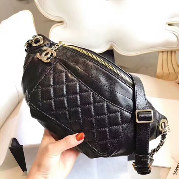 シャネル ボディバッグ スーパーコピー ジェロニモス ラム ゴールド金具 ウエストバ ッグ/ブラック Turchese A57832 Y83552 シャネル ボディバッグ スーパーコピー ジェロニモス ラム ゴールド金具 ウエストバ ッグ/ブラック Turchese A57832 Y83552