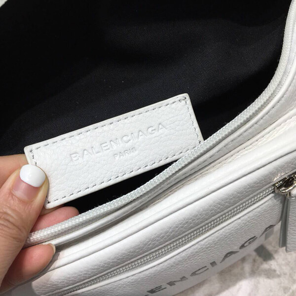 バレンシアガ ウエストポーチ スーパーコピー バレンシアガ ベルトバッグ Everyday leather バレンシアガ ウエストポーチ スーパーコピー バレンシアガ ベルトバッグ Everyday leather