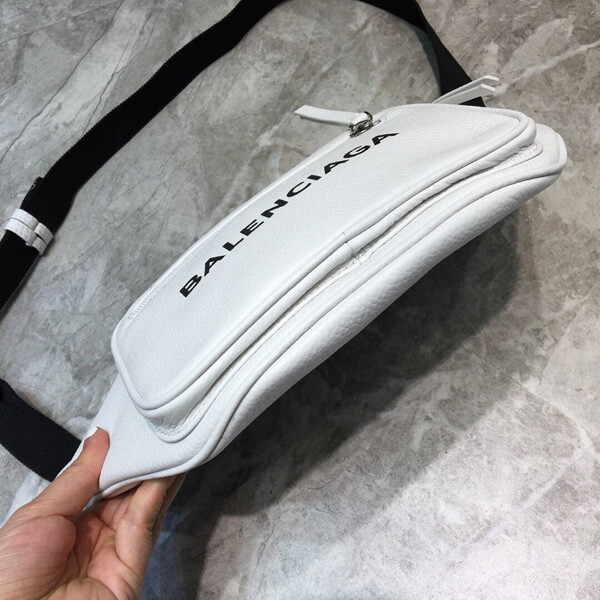 バレンシアガ ウエストポーチ スーパーコピー バレンシアガ ベルトバッグ Everyday leather バレンシアガ ウエストポーチ スーパーコピー バレンシアガ ベルトバッグ Everyday leather