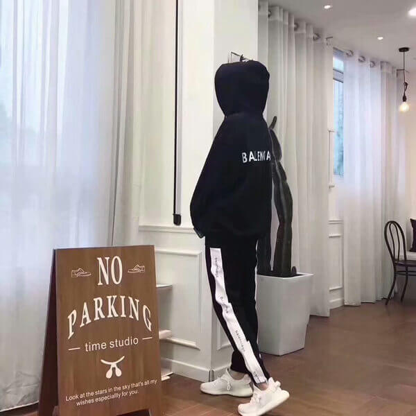 バレンシアガ パーカー コピー バレンシアガ パーカーフーディ ロゴ パーカー フーディ スーパーコピー バレンシアガ パーカー コピー バレンシアガ パーカーフーディ ロゴ パーカー フーディ スーパーコピー