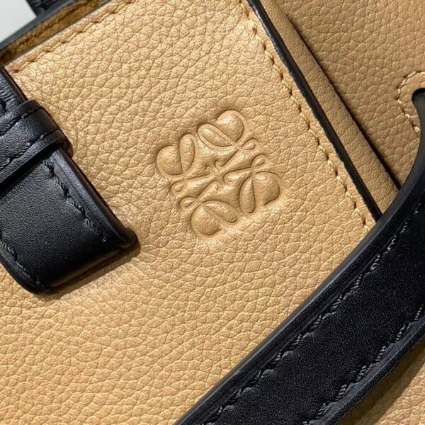 新作限定ロエベ ゲートトップハンドルバッグ スーパーコピー ロエベ gate top handle71I-3E8018 新作限定ロエベ ゲートトップハンドルバッグ スーパーコピー ロエベ gate top handle71I-3E8018