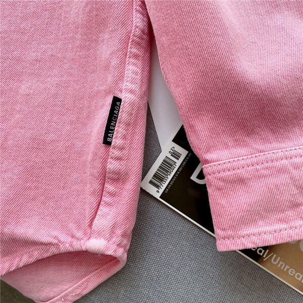 バレンシアガ 偽物 トンシャツ バレンシアガ トーンオントーンのマザーオブパールボタン バレンシアガ 偽物 トンシャツ バレンシアガ トーンオントーンのマザーオブパールボタン