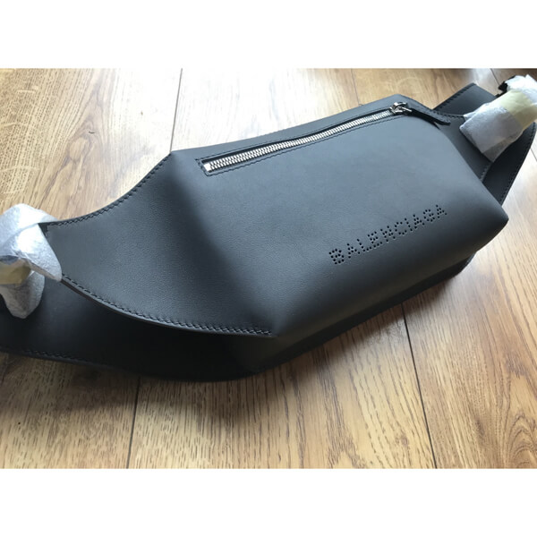 バレンシアガ ボディバッグ 偽物 アウトレット バレンシアガ☆レザーボディーバッグ433625 CNT2N 1360 バレンシアガ ボディバッグ 偽物 アウトレット バレンシアガ☆レザーボディーバッグ433625 CNT2N 1360