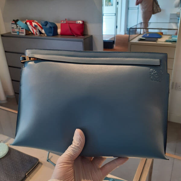 ロエベゲートバッグ 使い勝手 ロエベ T Pouch Bag/ショルダーバッグ 送料込み!126.57.R77 ロエベゲートバッグ 使い勝手 ロエベ T Pouch Bag/ショルダーバッグ 送料込み!126.57.R77