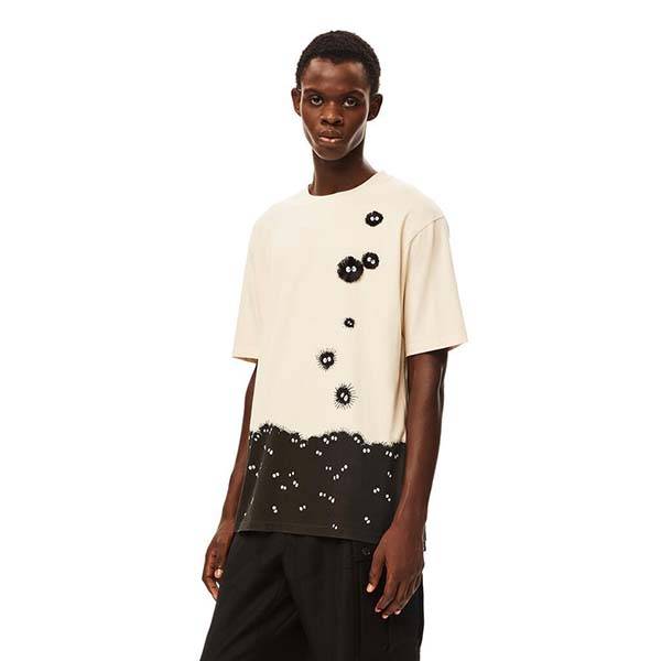 素敵に着こなしてますね ロエベ トトロ tシャツ 21SS ダストバニー コピー H848341X01 素敵に着こなしてますね ロエベ トトロ tシャツ 21SS ダストバニー コピー H848341X01