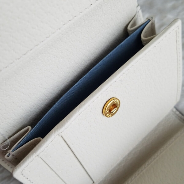 破格値 グッチ(グッチ) GG Ladies Bee Wallet 三つ折り財布 偽物 453155 DJ2KG 9089 破格値 グッチ(グッチ) GG Ladies Bee Wallet 三つ折り財布 偽物 453155 DJ2KG 9089