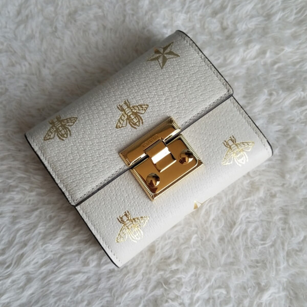 破格値 グッチ(グッチ) GG Ladies Bee Wallet 三つ折り財布 偽物 453155 DJ2KG 9089 破格値 グッチ(グッチ) GG Ladies Bee Wallet 三つ折り財布 偽物 453155 DJ2KG 9089
