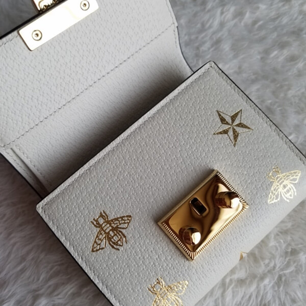 破格値 グッチ(グッチ) GG Ladies Bee Wallet 三つ折り財布 偽物 453155 DJ2KG 9089 破格値 グッチ(グッチ) GG Ladies Bee Wallet 三つ折り財布 偽物 453155 DJ2KG 9089