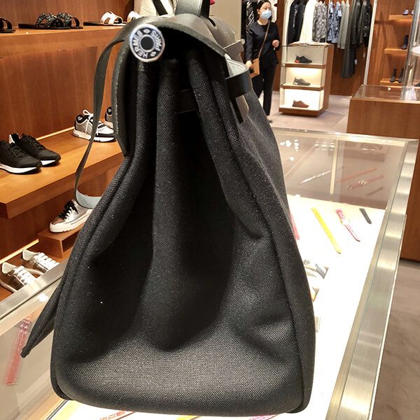 エルメス 2020"HERBAG ZIP Retourne Cabine"NOIR/TOILE MILITAIRE エルメス 2020"HERBAG ZIP Retourne Cabine"NOIR/TOILE MILITAIRE