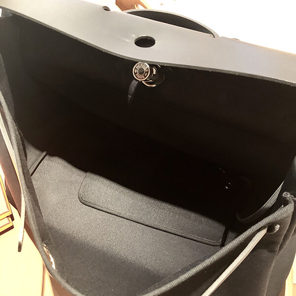 エルメス 2020"HERBAG ZIP Retourne Cabine"NOIR/TOILE MILITAIRE エルメス 2020"HERBAG ZIP Retourne Cabine"NOIR/TOILE MILITAIRE