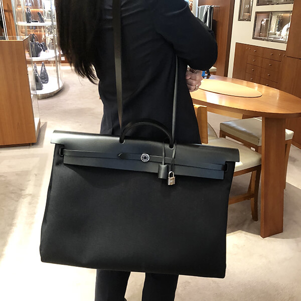エルメス 2020"HERBAG ZIP Retourne Cabine"NOIR/TOILE MILITAIRE エルメス 2020"HERBAG ZIP Retourne Cabine"NOIR/TOILE MILITAIRE