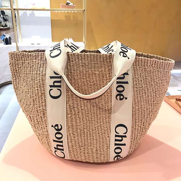 新作 クロエ ラージバスケット ホワイトリボン CHC21US380E65101 新作 クロエ ラージバスケット ホワイトリボン CHC21US380E65101