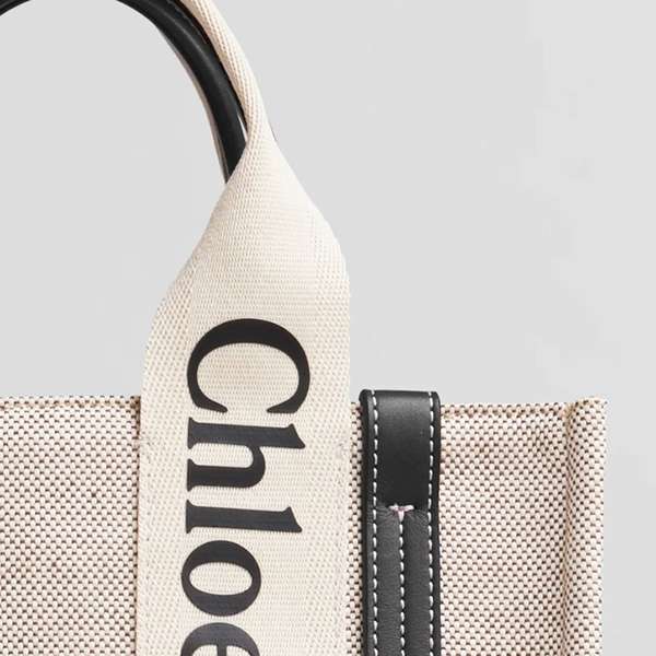 クロエ☆SMALL WOODY TOTE BAG☆スモールトートバッグ CHC21US385E6690U クロエ☆SMALL WOODY TOTE BAG☆スモールトートバッグ CHC21US385E6690U