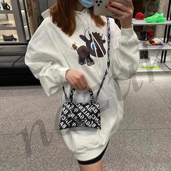 バレンシアガ#リトルOXジップ付きパーカー/フーディ 2101-164-0126NY バレンシアガ#リトルOXジップ付きパーカー/フーディ 2101-164-0126NY