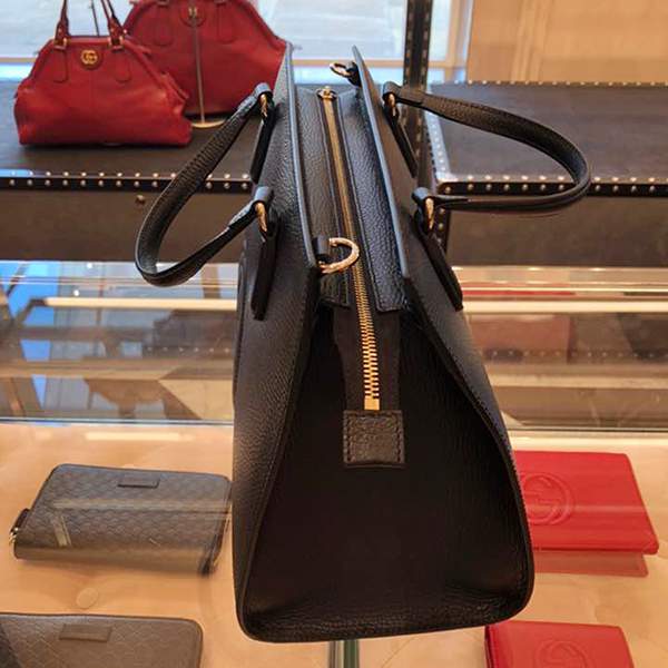 グッチGGエンボス入ミニハンドバッグ 偽物 607722 CAO0G 2754 グッチGGエンボス入ミニハンドバッグ 偽物 607722 CAO0G 2754