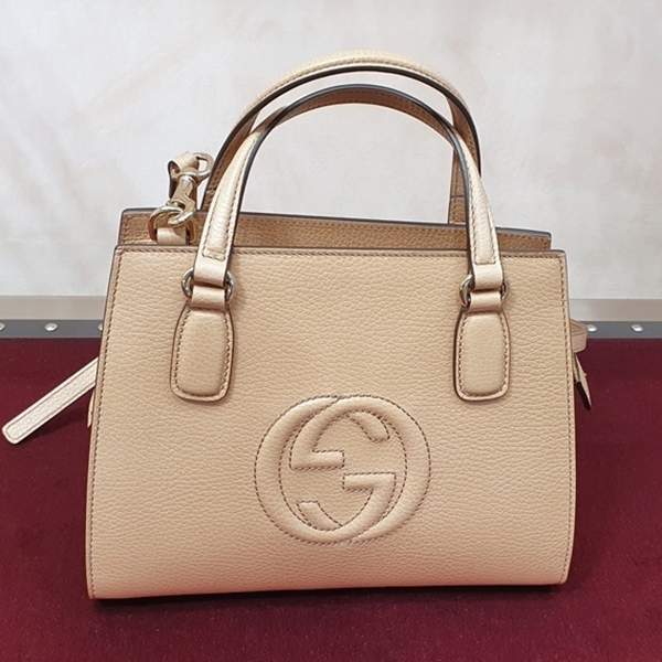 グッチGGエンボス入ミニハンドバッグ 偽物 607722 CAO0G 2754 グッチGGエンボス入ミニハンドバッグ 偽物 607722 CAO0G 2754