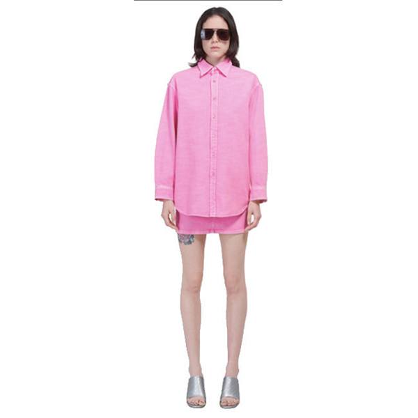 バレンシアガ ビンテージピンク ライトデニムのロゴ シャツ 偽物 583239THW218000 バレンシアガ ビンテージピンク ライトデニムのロゴ シャツ 偽物 583239THW218000