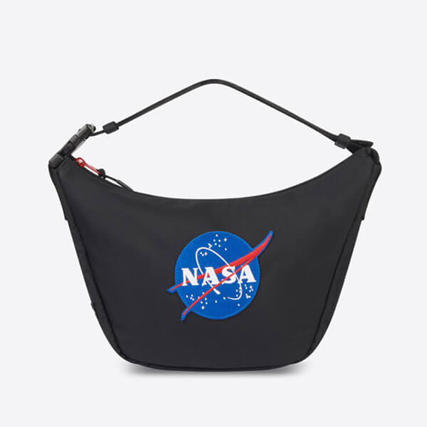 バレンシアガ スリングバッグコピー NASA ロゴ SPACE バレンシアガ スリングバッグコピー NASA ロゴ SPACE