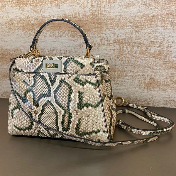 フェンディ☆PEEKABOO MINI☆パイソン柄ピーカブースーパーコピー☆2WAY 8BN244AFQNF1ELT フェンディ☆PEEKABOO MINI☆パイソン柄ピーカブースーパーコピー☆2WAY 8BN244AFQNF1ELT
