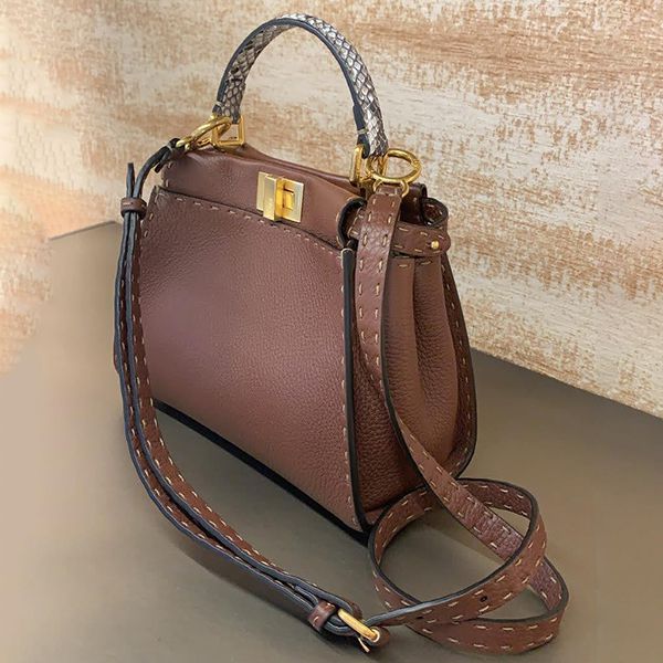 フェンディ☆PEEKABOO MINI☆ピーカブー ミニショルダーコピー 2WAY 8BN244ADYYF1EYC フェンディ☆PEEKABOO MINI☆ピーカブー ミニショルダーコピー 2WAY 8BN244ADYYF1EYC