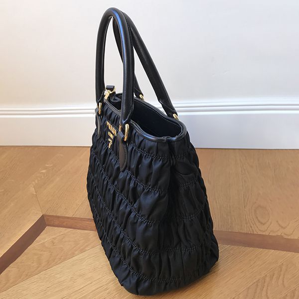 プラダ スーパーコピーゴ―フレナイロン×レザーBAG 1BA173