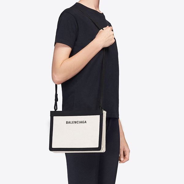 バレンシアガ 大人気!NAVYポシェット偽物★選べる5色 339937 Q37N バレンシアガ 大人気!NAVYポシェット偽物★選べる5色 339937 Q37N