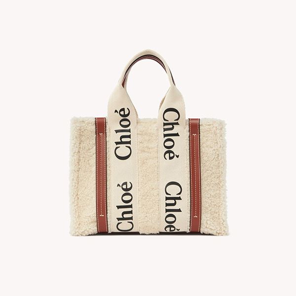 クロエ WOODY 偽物 トートバッグ コピー シリング ストラップ付small tote CHC21WS397F586J1 クロエ WOODY 偽物 トートバッグ コピー シリング ストラップ付small tote CHC21WS397F586J1