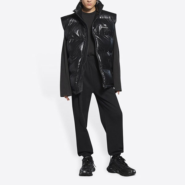 バレンシアガ パファージャケット 偽物✦スポーティB ノースリーブ 光沢 674317TLS031000 バレンシアガ パファージャケット 偽物✦スポーティB ノースリーブ 光沢 674317TLS031000