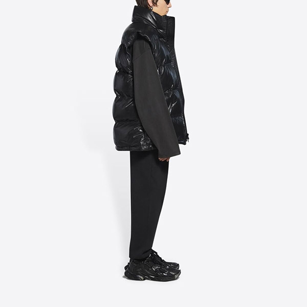 バレンシアガ パファージャケット 偽物✦スポーティB ノースリーブ 光沢 674317TLS031000 バレンシアガ パファージャケット 偽物✦スポーティB ノースリーブ 光沢 674317TLS031000