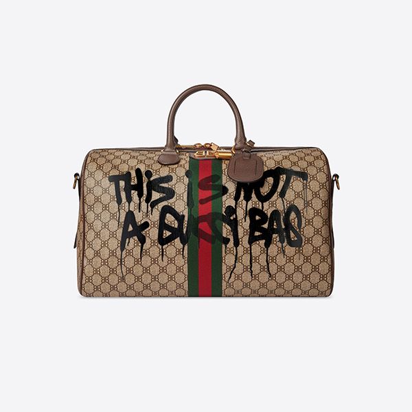 バレンシアガ*ハッカー プロジェクト 偽物 グラフィティ ミディアム キャンバス ダッフルバッグ 6801242104T1169 バレンシアガ*ハッカー プロジェクト 偽物 グラフィティ ミディアム キャンバス ダッフルバッグ 6801242104T1169