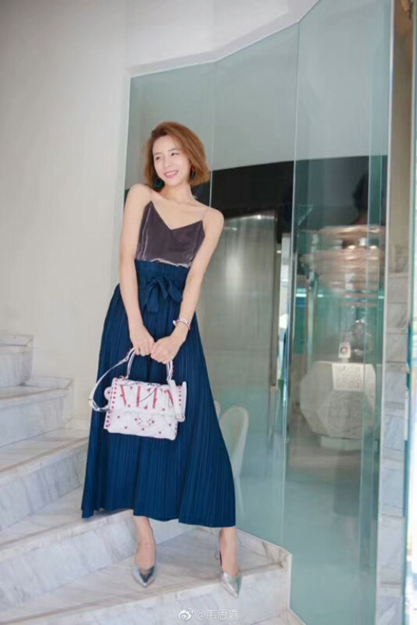 ヴァレンティノスーパーコピー 2018-19AW新作 Valentino キャンディスタッズハンドバッグ