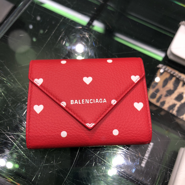 2020年人気新作 バレンシアガ バレンシアガコピー財布 Papier Comp Wallet ペーパー コンパクト ウォレット ハート プリント