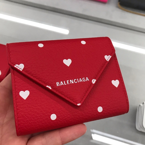 2020年人気新作 バレンシアガ バレンシアガコピー財布 Papier Comp Wallet ペーパー コンパクト ウォレット ハート プリント